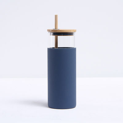 acheter Couleur claire Portable robuste en silicone recouvert de verre Bouteille d'eau en verre Pour boire avec paille et couvercle en bambou Logo personnalisé Design élégant online manufacture