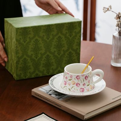 acheter Tasse à café avec coffret cadeau noir et tulipes, pour cadeau, ensemble de tasses, souvenir, tasse en céramique, niche online manufacture