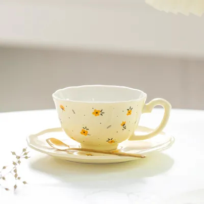 acheter Luxueuses petites tasses de café à fleurs vertes de style européen et des soucoupes avec cuillères en céramique sur mesure online manufacture