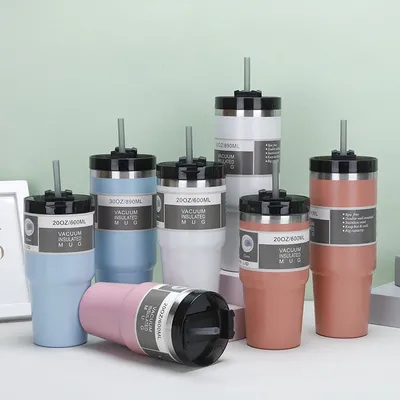 acheter Logo personnalisé Double-Mure Vacuum Bouteille isolée 20 oz 30 oz en acier inoxydable Tumbler avec paille Voyage de voiture Bouteille lave-vaisselle Design sûr contre les déversements fabrication en ligne