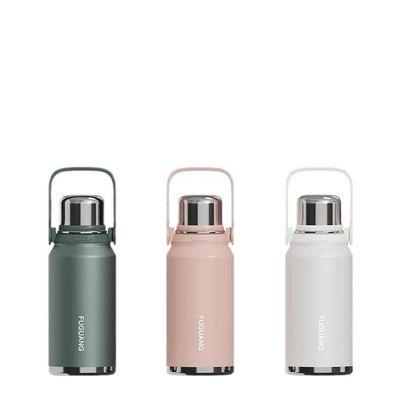 Bouteille d'eau en acier inoxydable à double paroi portable de grande capacité avec poignée isolée sous vide Bouteille d'eau sportive 900/1200/1500ML