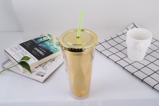 650ml Coupe à paille en plastique double couche électroplatée été avec couvercle Coupe à eau transparente Coupe à jus créative